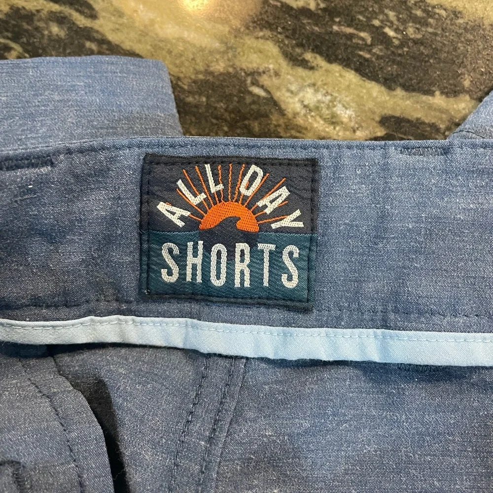 FAHERTY BRAND All Day Navy Belt Loop Shorts - size 30